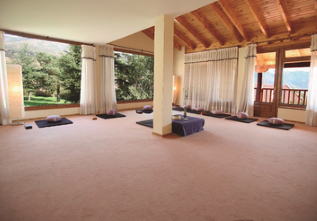 Confortables habitaciones en Hotel La Sierra by Selecta . Disfrúta con nuestro Spa y Masaje en Madrid